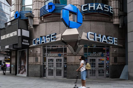 Chase Bank online services down as thousands of customers unable to access accounts<br><br>