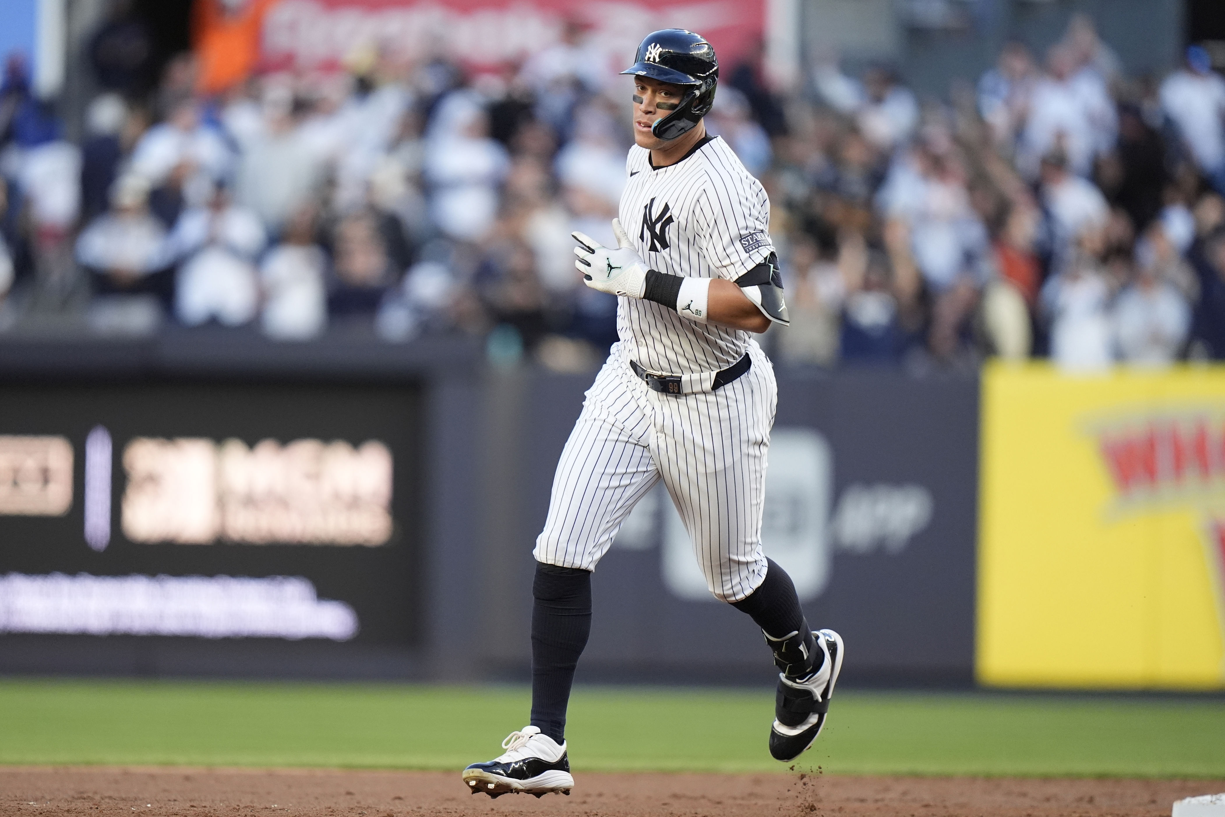 aaron judge homers 1 pitch after joe boyle is called for a balk as yanks top a's 7-3