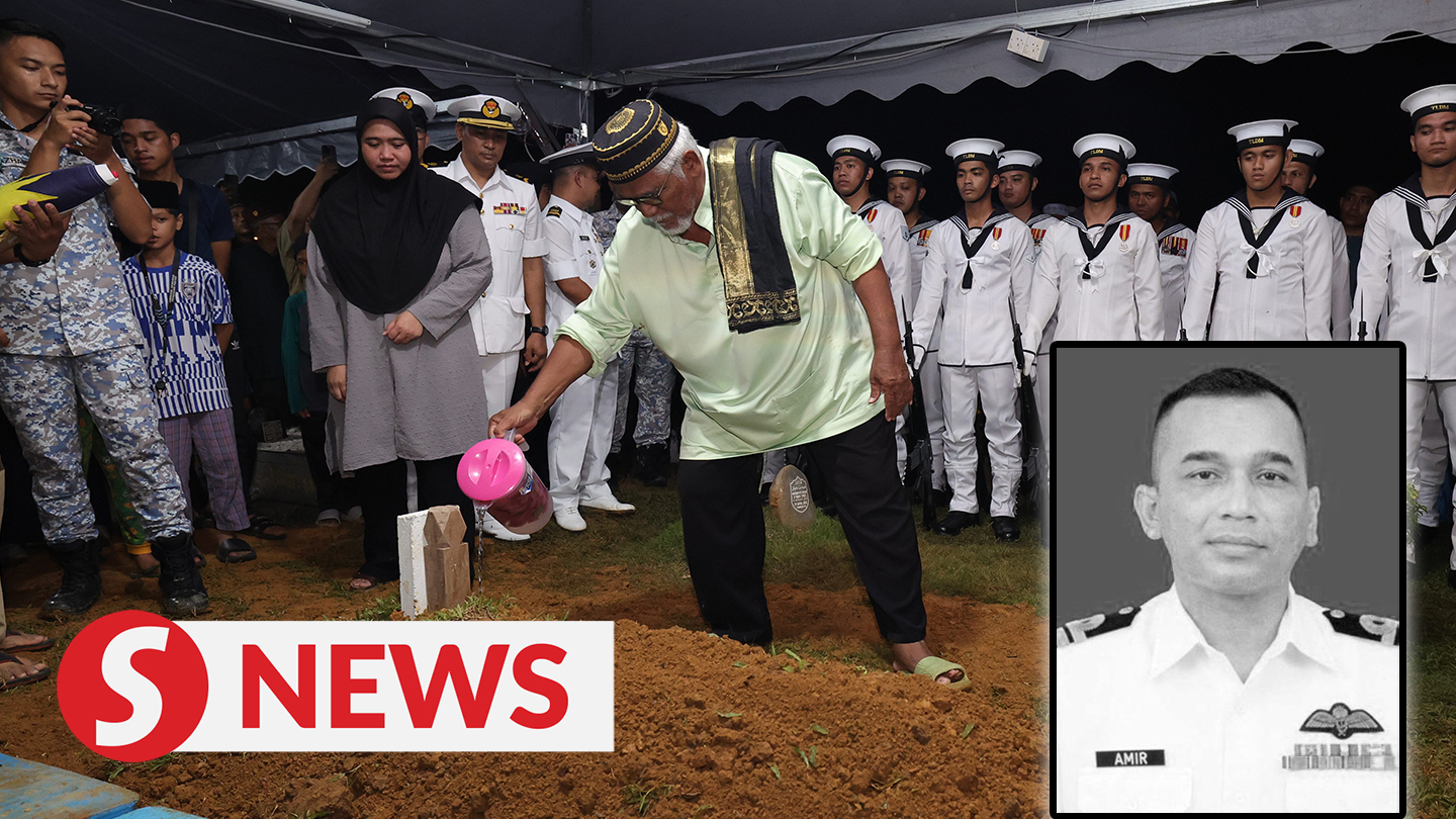 Copter Tragedy: Squadron 502 Commander Laid To Rest At Felcra Bukit ...