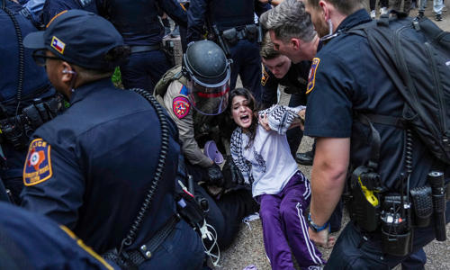 Police arrest protesters amid crackdown on student rallies across US campuses<br><br>