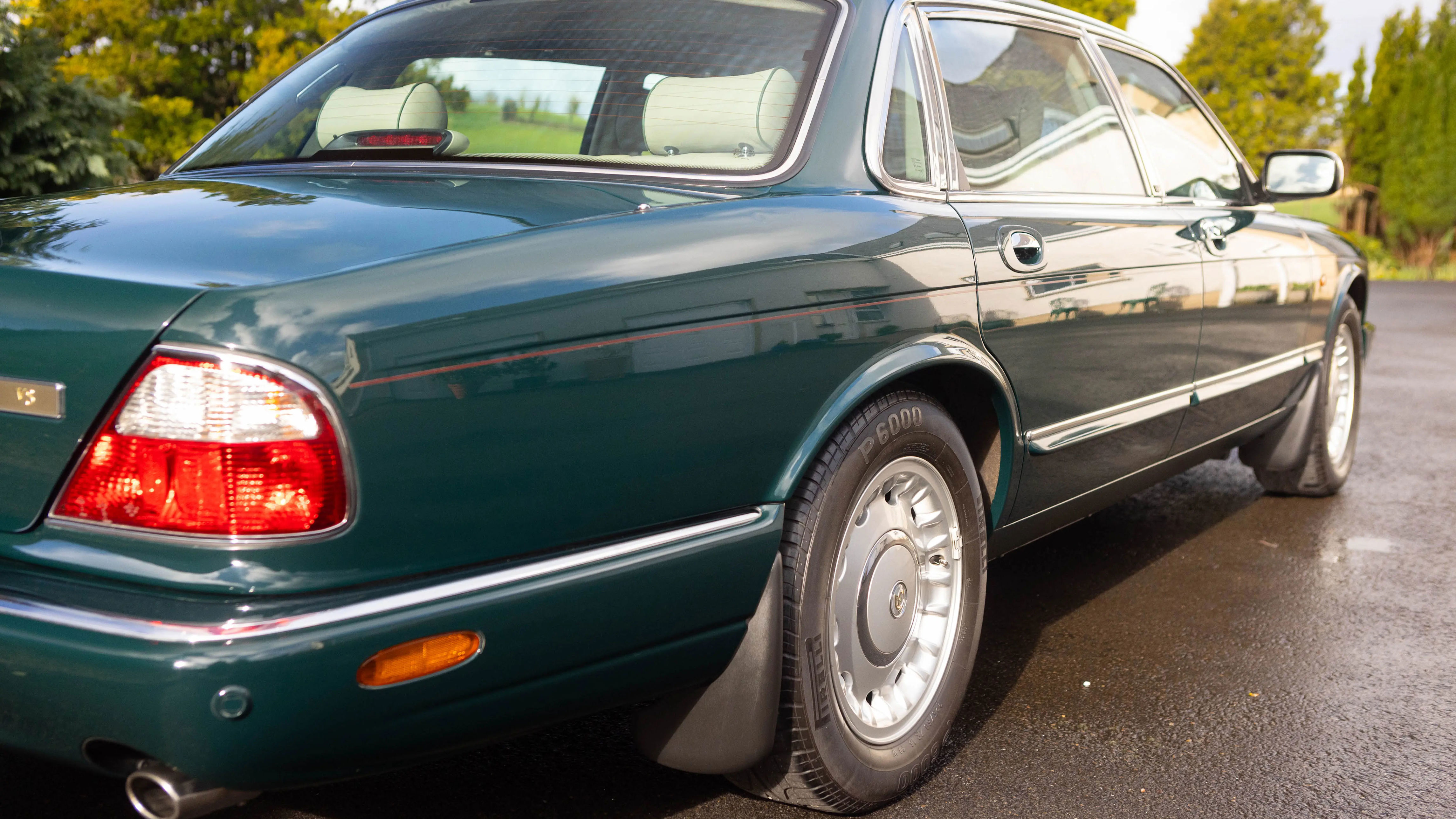 queen elizabeth ii's old 16k-mile daimler majestic is currently up for sale
