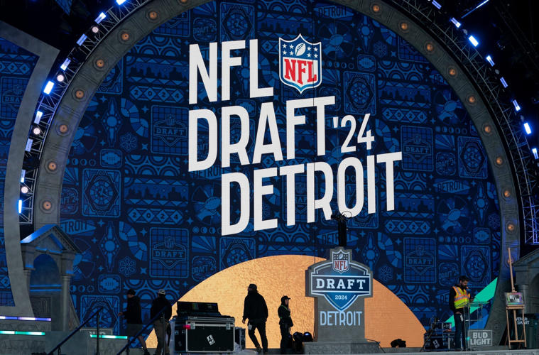 2024 NFL mock draft round-up: Experts make final picks for Chargers