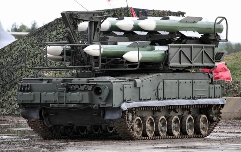 Ukrainian soldiers destroy Russian Buk-M1 missile launcher