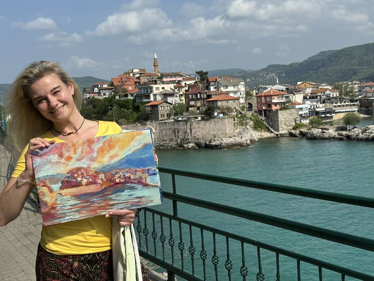 rus ressam, amasra'dan aldığı ilhamla özgün tekniğini geliştiriyor
