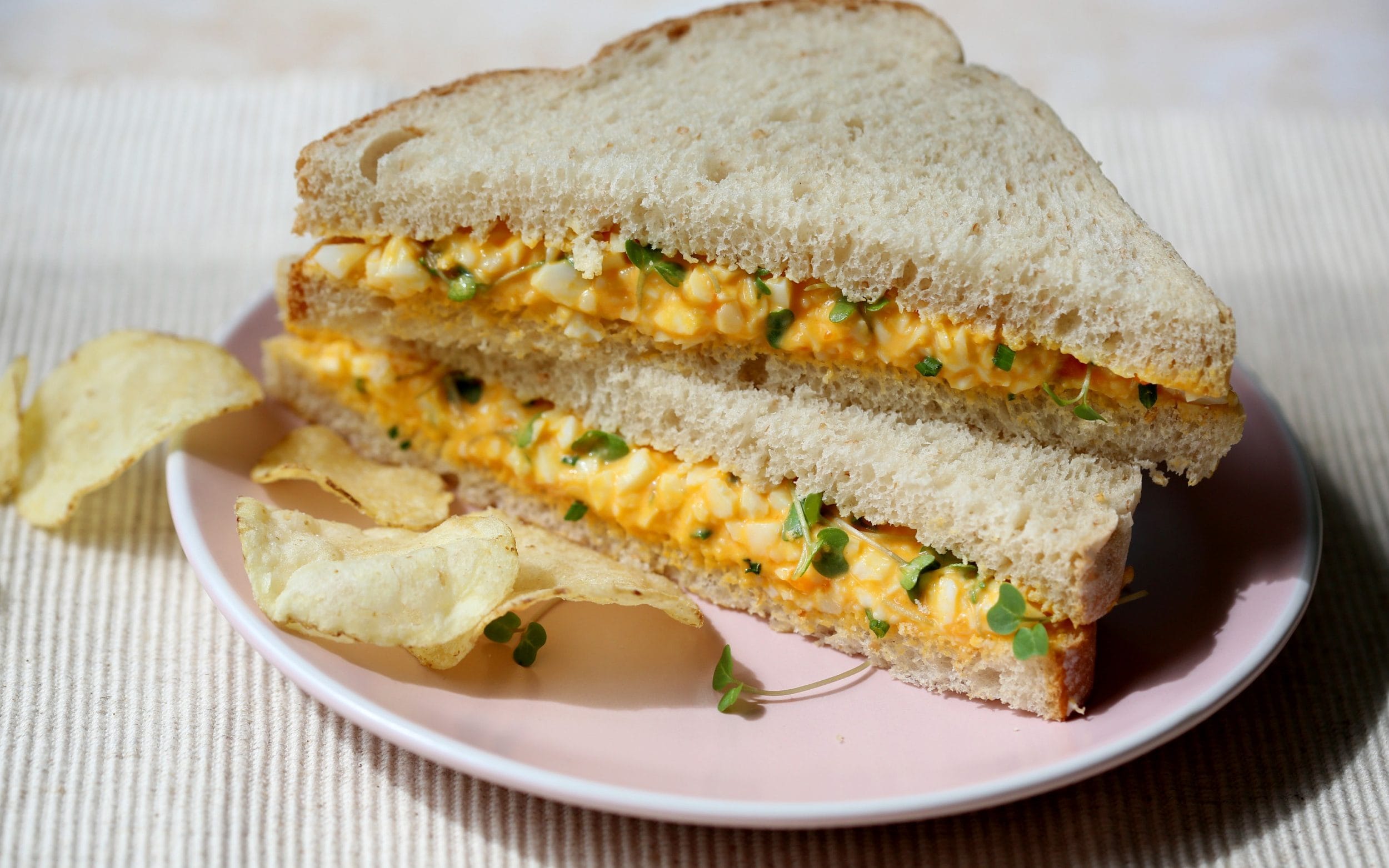 how to, how to make the perfect egg sandwich