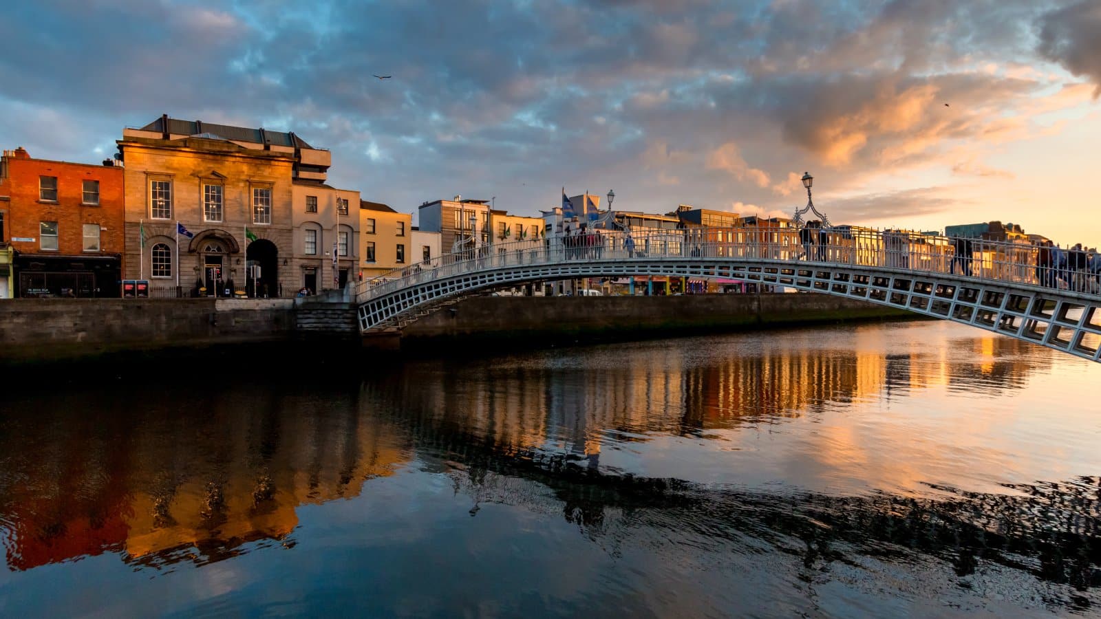 <p class="wp-caption-text">Image Credit: Shutterstock / POM POM</p>  <p>With its rich history and culture, Ireland offers a safe environment and a strong education system, with many schools offering programs in English.</p>