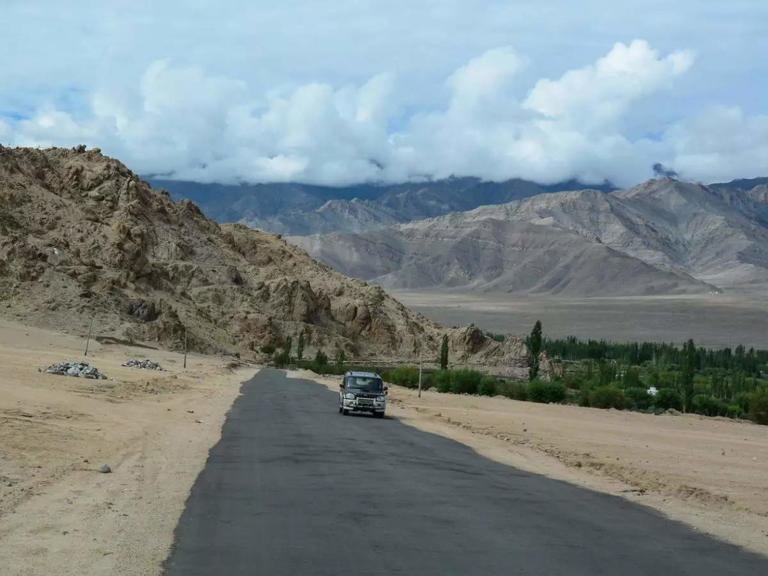 How to reach Leh-Ladakh? Tips to choose the right mode of travel