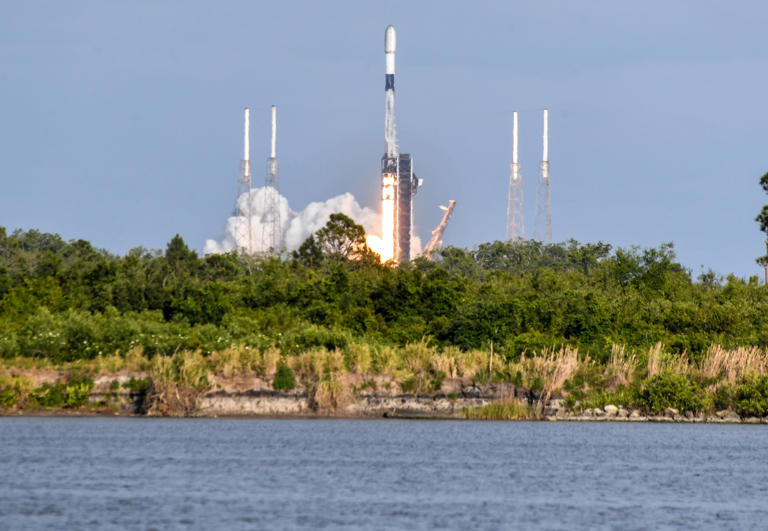 Spacex Completes Weekend Launch Doubleheader With Sunday Starlink