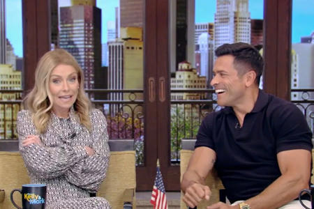 Kelly Ripa And Mark Consuelos Recall His “Skinny Jean Phase” On ‘Live’: “Go Off, King!”<br><br>