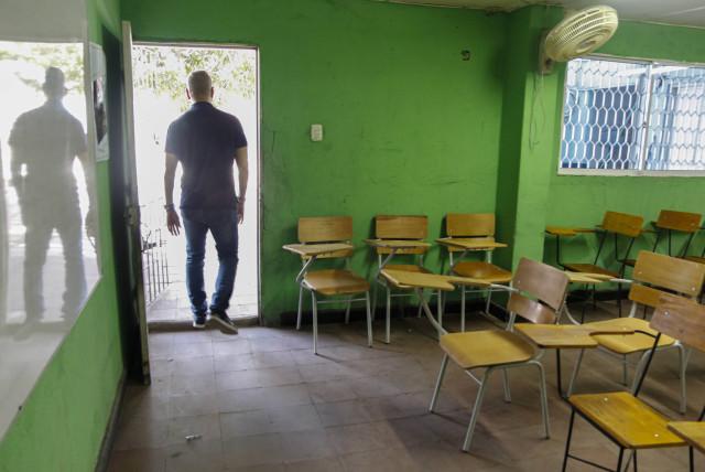 investigan presunto caso de abuso de docente a 5 estudiantes en colegio de barranquilla