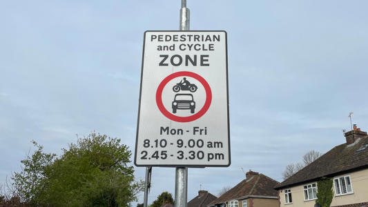 Car-ban trial starts outside four schools<br><br>