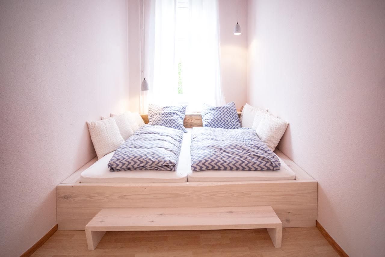 küçük bir yatak odası için 15 harika fikir
