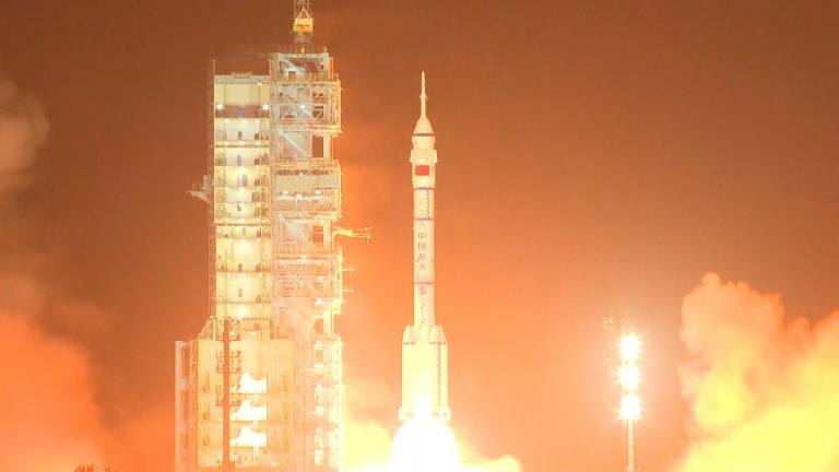 arrimage d'un vaisseau spatial chinois à la station tiangong (chine nouvelle)