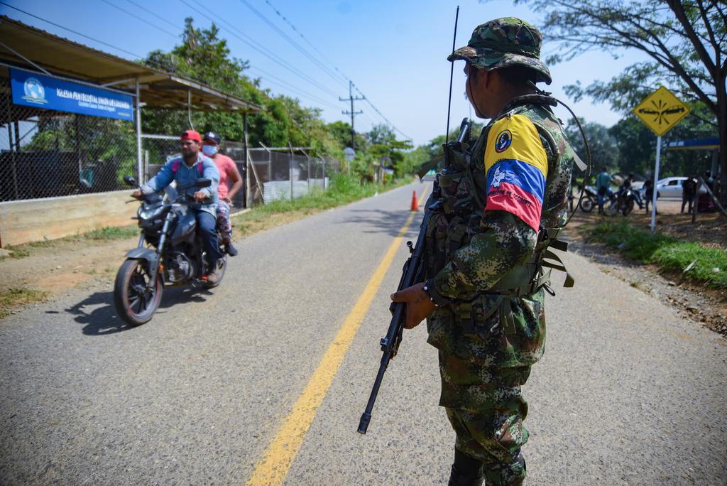colombias militär dödade 15 ur gerilla