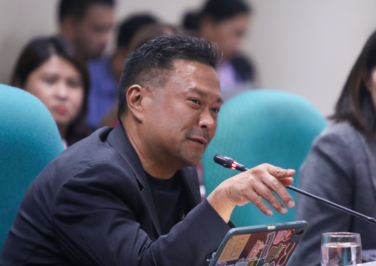 ejercito: probe doctors’ ‘collusion’ with drug firm