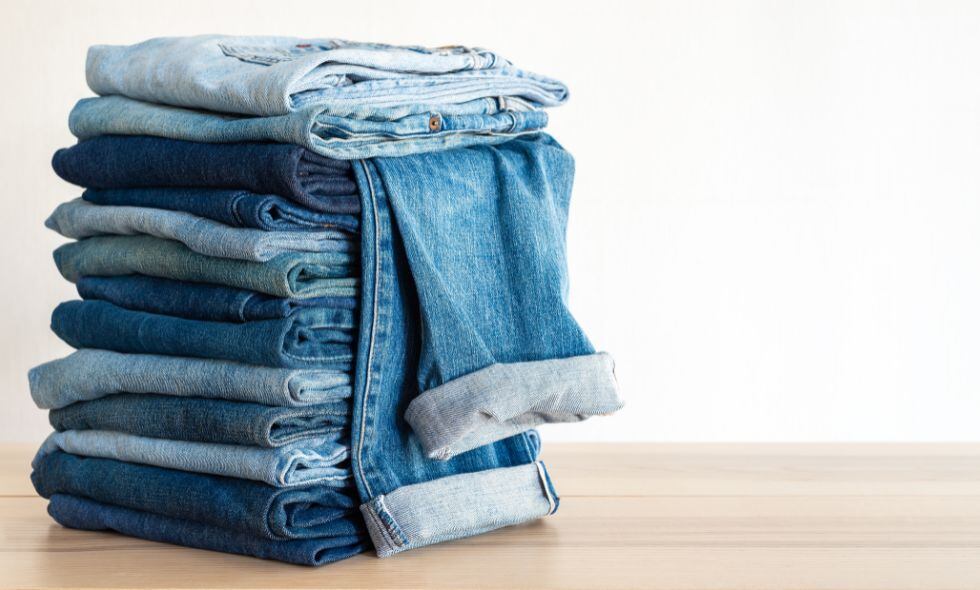 los efectivos métodos caseros para mantener los jeans limpios sin usar la lavadora