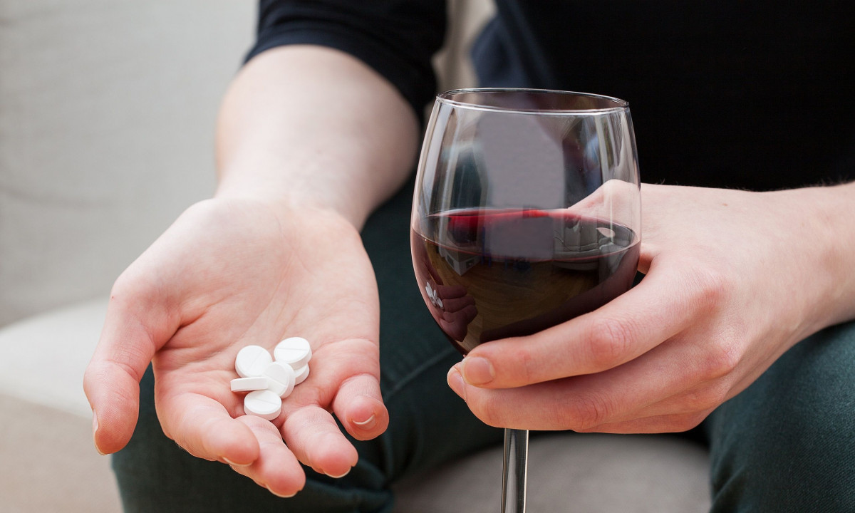 τι θα συμβεί αν πιείτε αλκοόλ ενώ παίρνετε αντιβιοτικά