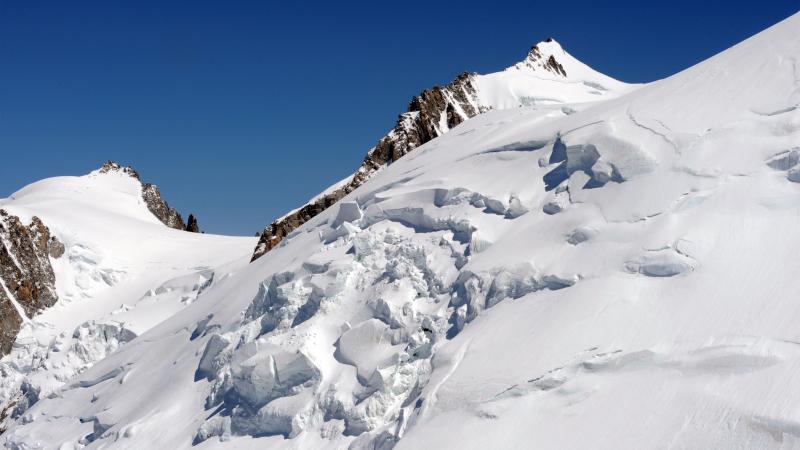 france : un skieur décède dans une avalanche près de chamonix