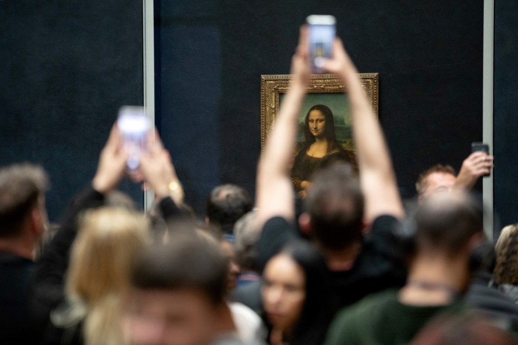 louvre considers moving mona lisa to underground chamber to end ‘public disappointment'
