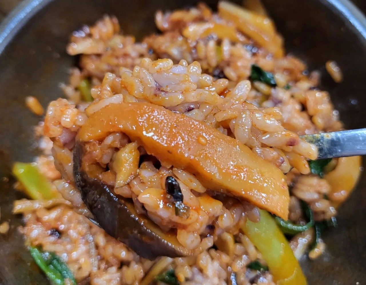 ‘꿀맛’ 그릇에 화려한 꽃이 피어있는 비빔밥 맛집 best5