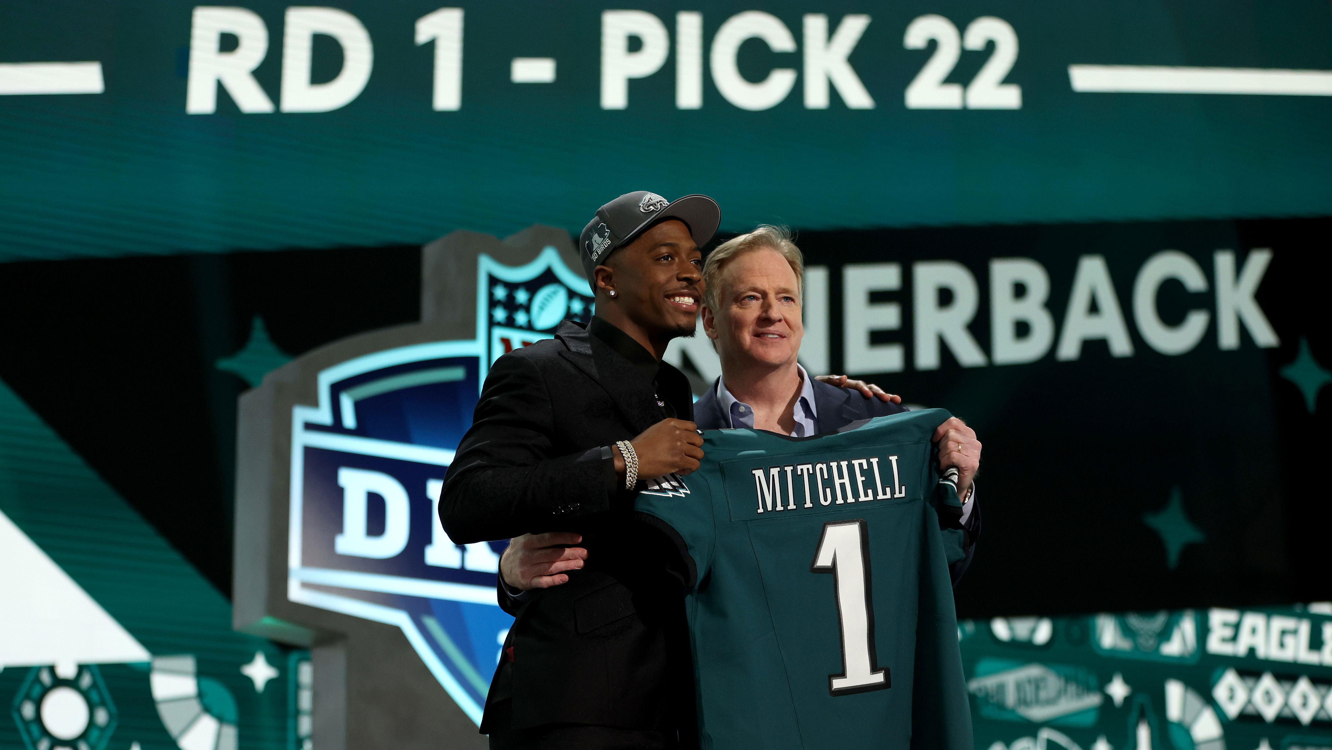 NFL Executives Open Up On How Quinyon Mitchell Fits Eagles’ Defense