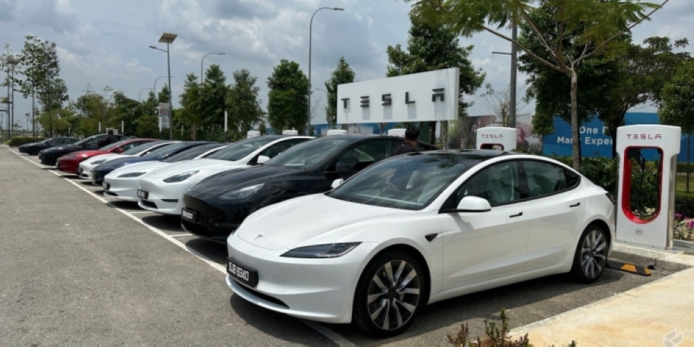 tesla model 3 and model y receive rm8,000 price cut in malaysia (video)