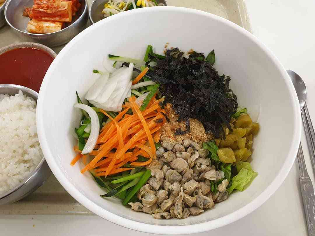 ‘꿀맛’ 그릇에 화려한 꽃이 피어있는 비빔밥 맛집 best5