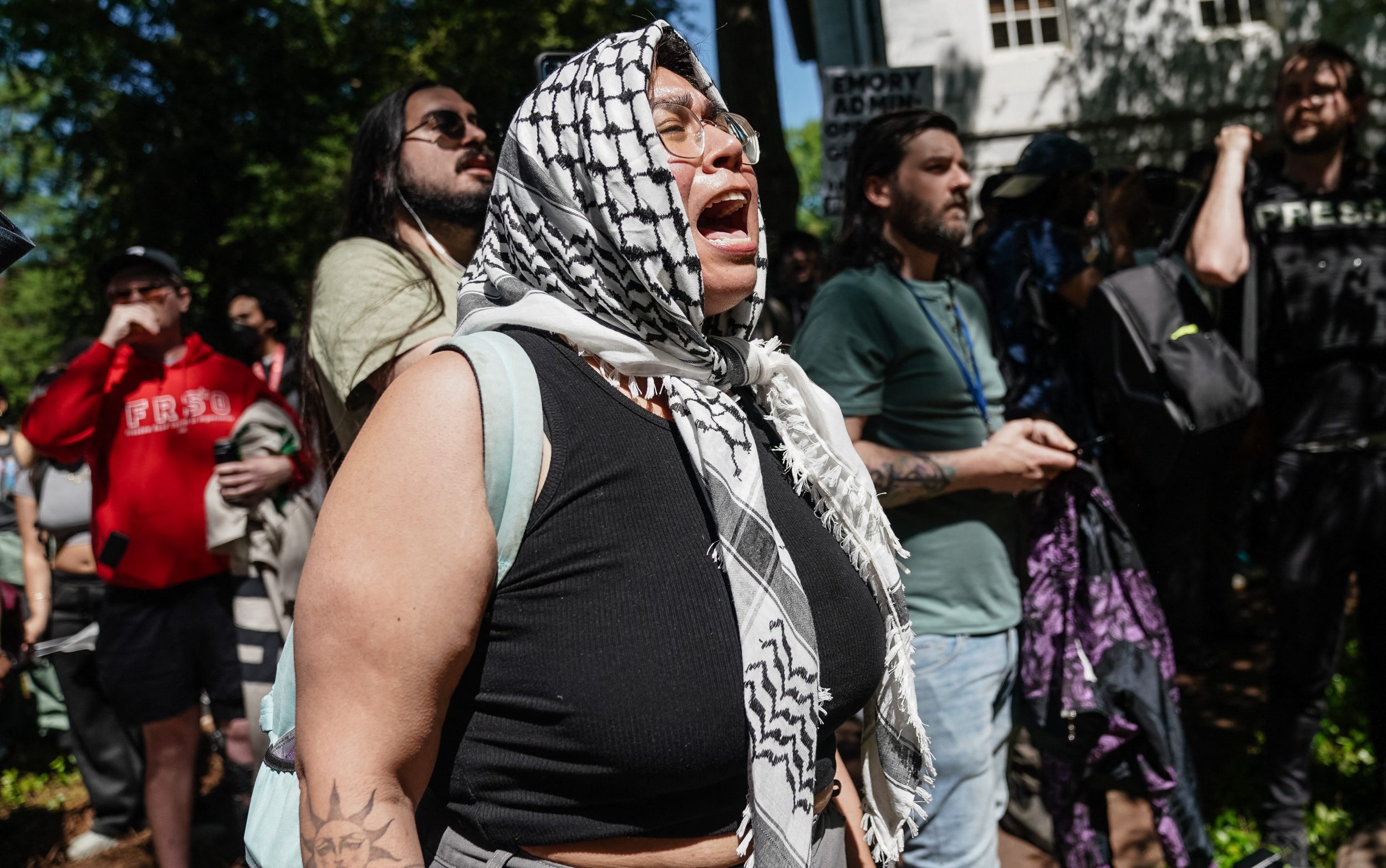hundreds arrested as us police crack down on pro-palestinian campus protests