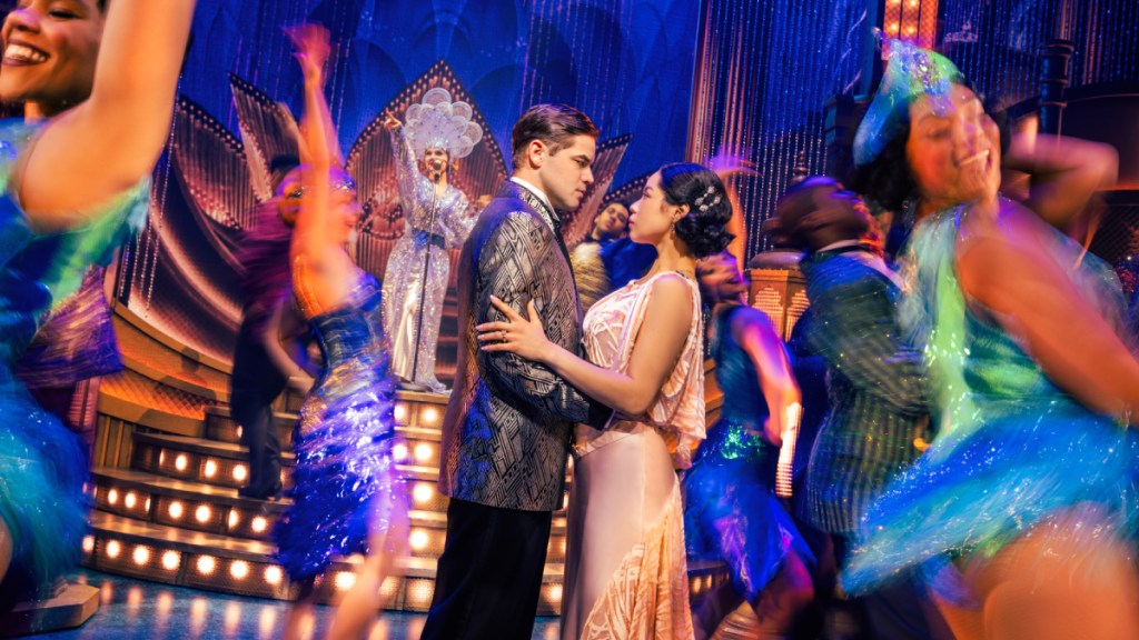 ‘the great gatsby' review: broadway musical has glamour but little grit