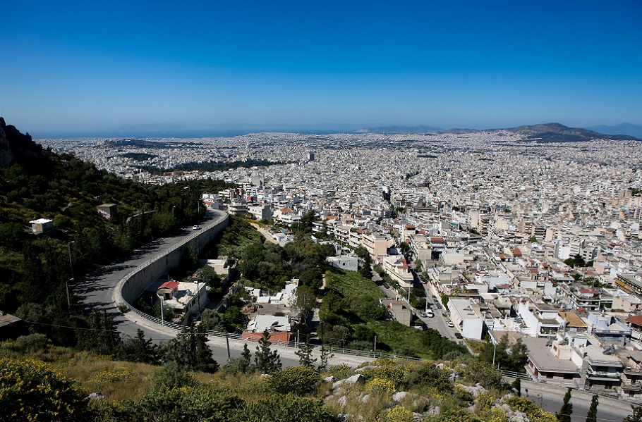απομακρύνεται το όνειρο της στέγης για τους έλληνες