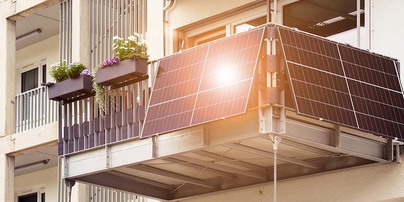 erneuerbare energien - solarpaket in bundestag beschlossen - weniger hürden bei balkonkraftwerken