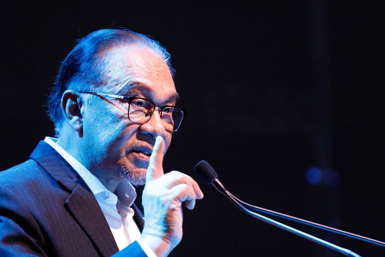 stakeholders to take action on casino licence report, says anwar