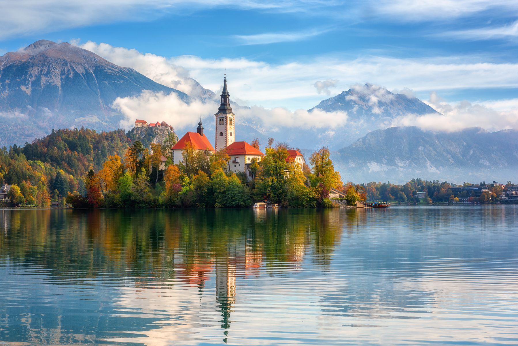 <p>Brimming with breathtaking natural spaces, picturesque medieval towns and top-notch vineyards, Slovenia is a destination that deserves to be better known. Discover the wonders of this verdant land by reading our list of the 20 most fascinating places to visit in Slovenia.</p>