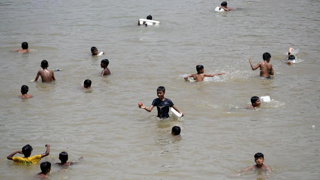 gelombang panas melanda asia, bangladesh liburkan 33 juta siswa - bagaimana kondisi negara-negara lainnya?