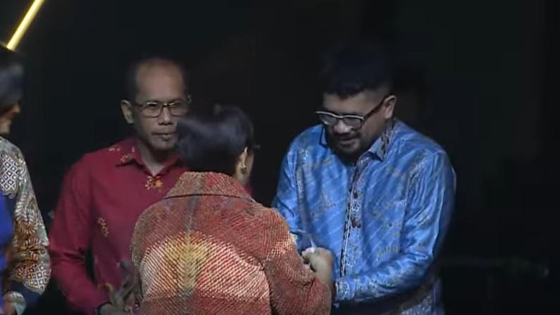 bbc news indonesia kembali raih penghargaan 'hassan wirajuda perlindungan wni award' dari kemlu ri