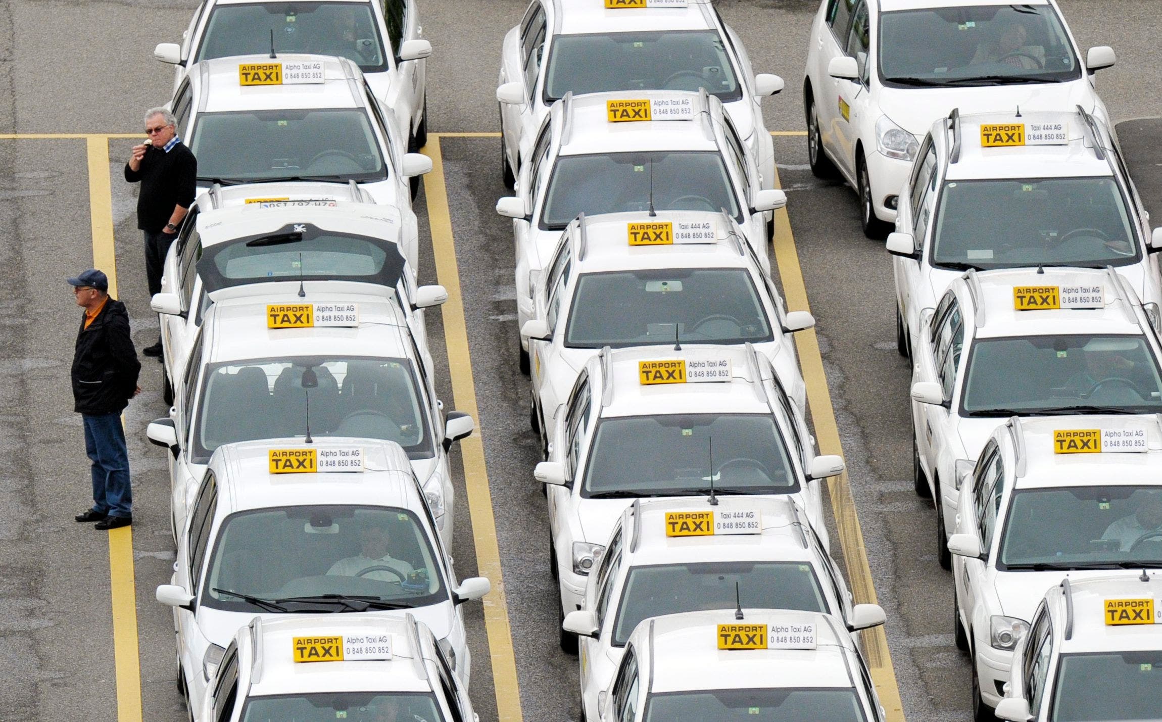 kurzmeldungen - news aus zürich: uber-konkurrent bolt bietet hierzulande taxidienste an +++ nach nur drei jahren tritt der vbz-direktor wieder ab