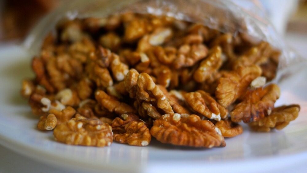 ¿qué cantidad de nueces se puede comer al día y qué beneficios aportan?
