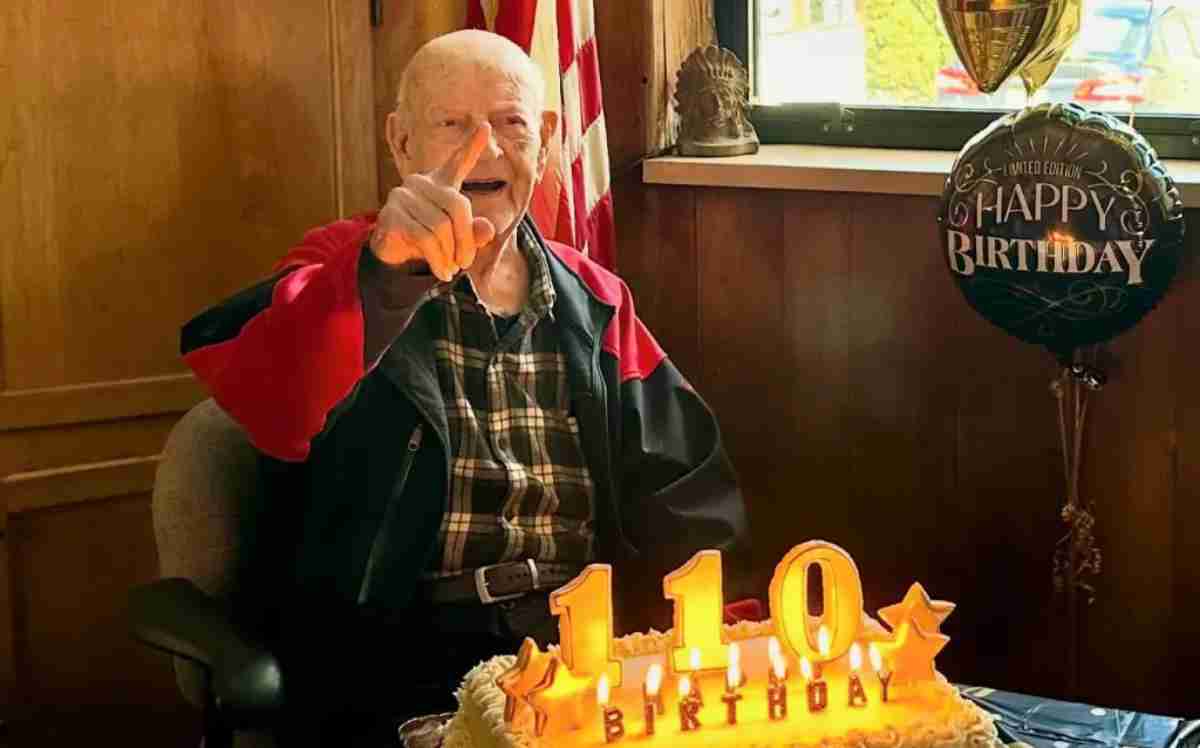 homem de 110 anos mora sozinho, dirige todos os dias e compartilha dicas para uma vida longa e feliz