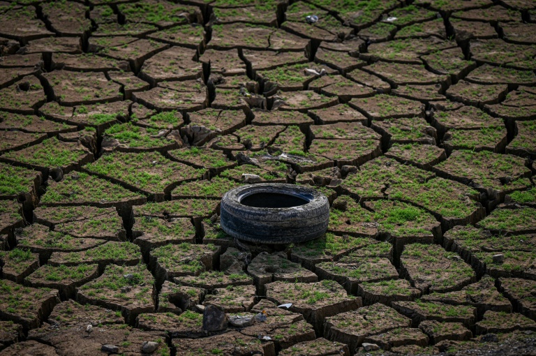 la sequía en filipinas hace resurgir una ciudad sumergida