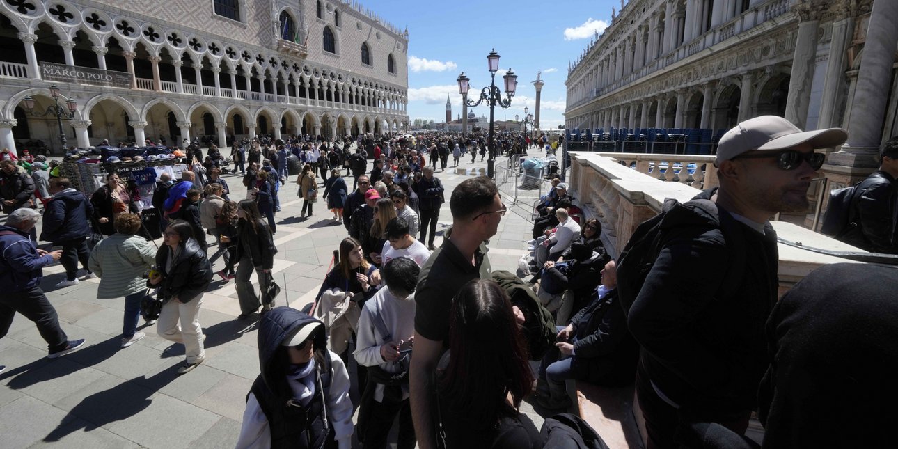 βενετία: τι έγινε την πρώτη ημέρα εφαρμογής του εισιτηρίου των 5 ευρώ για είσοδο στην πόλη