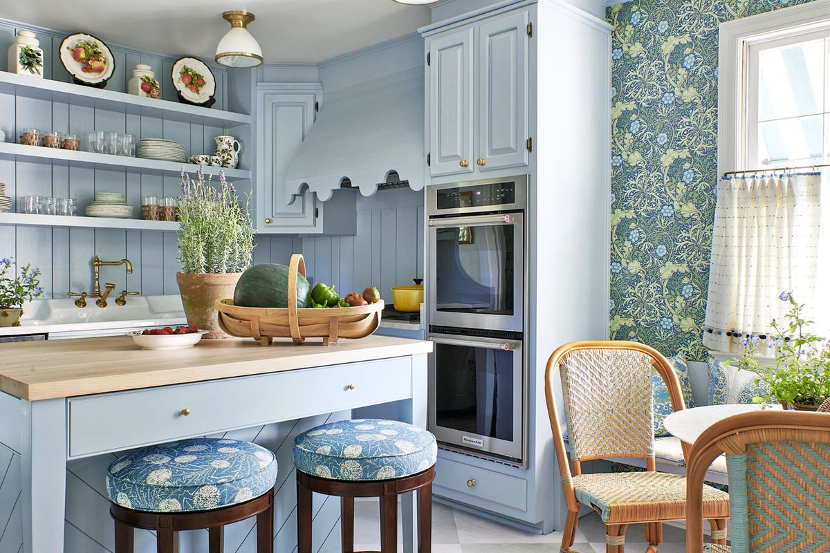 retro-style kitchens are back—and we couldn't be happier about it