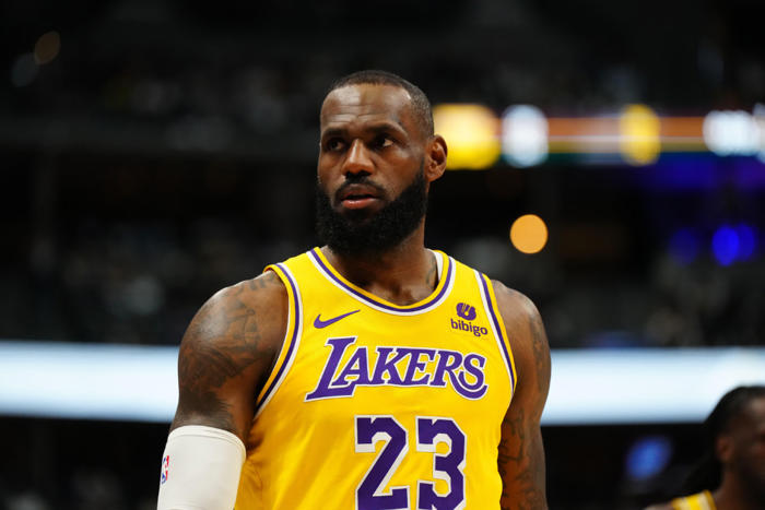 lebron james issues direct five-word message to wnba rookie caitlin clark