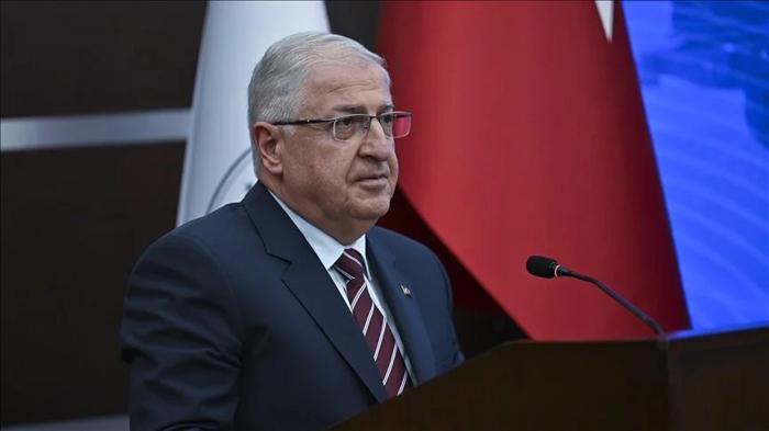 milli savunma bakanı güler, kıbrıs türk barış kuvvetleri komutanlığı'nı denetledi