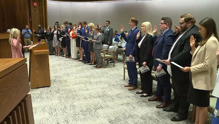 New attorneys take oaths at Kansas Judicial Center