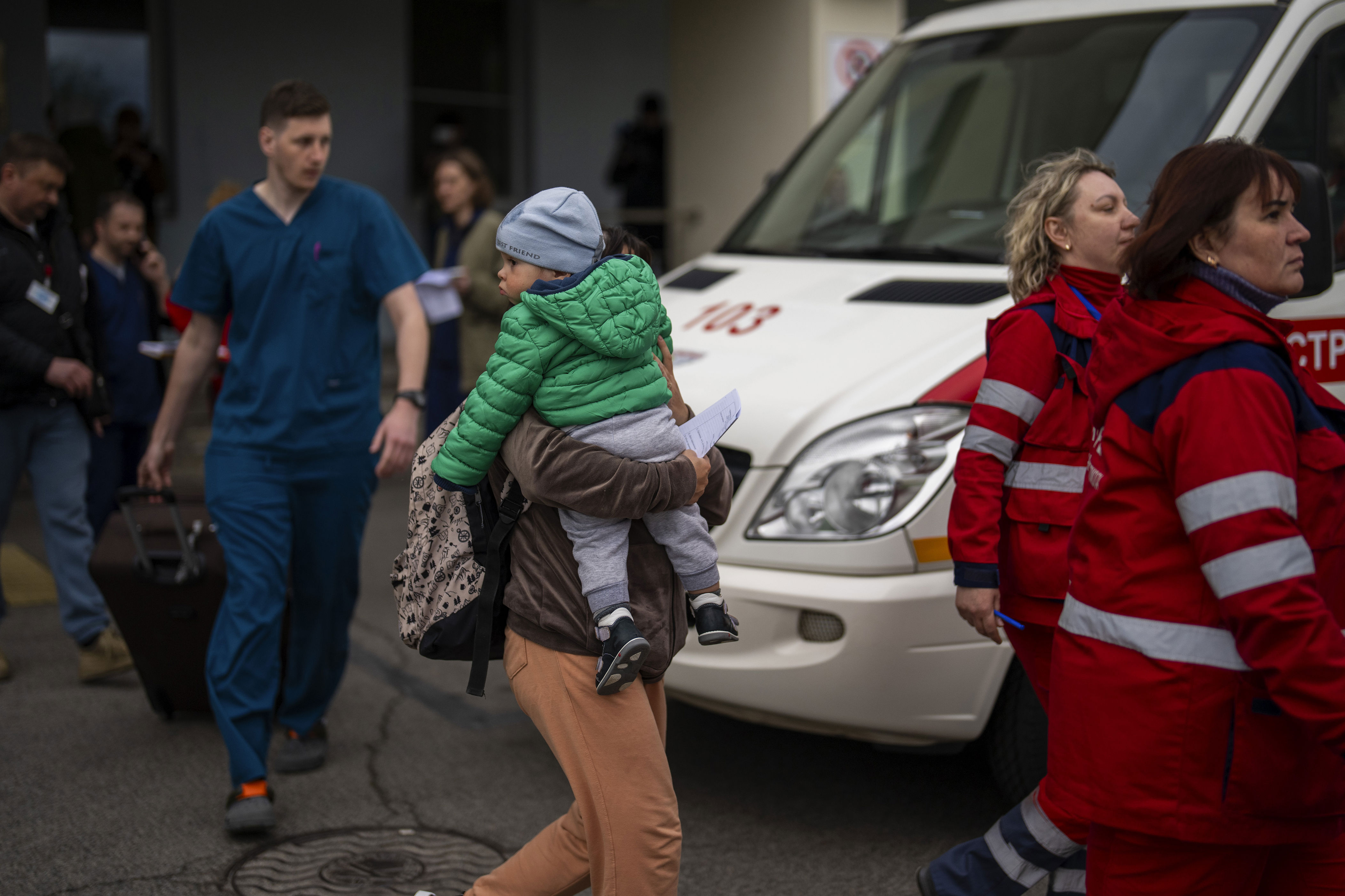 hospitals evacuated in kyiv after threat from belarus