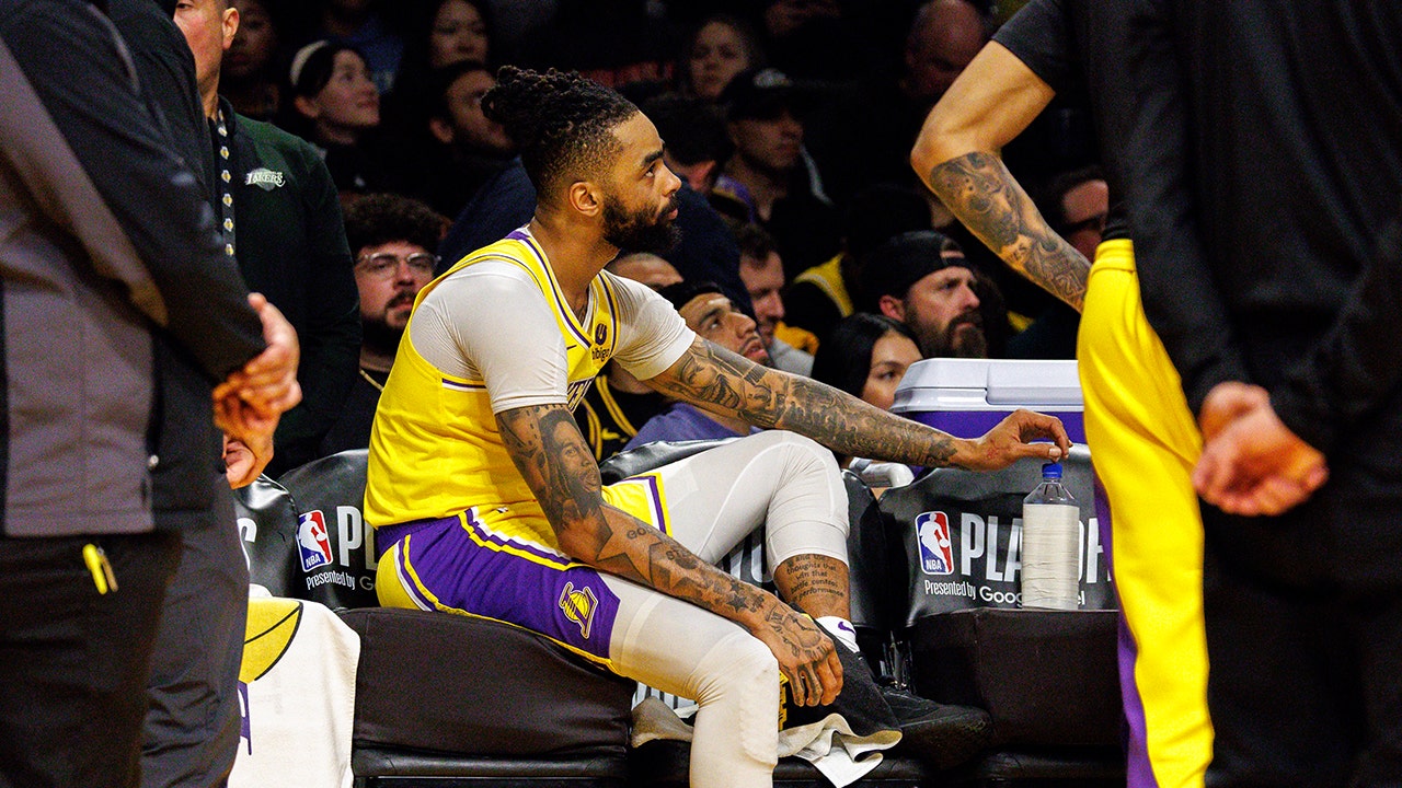 Lakers D'Angelo Russell Faces Scrutiny For Behavior On The Bench During ...