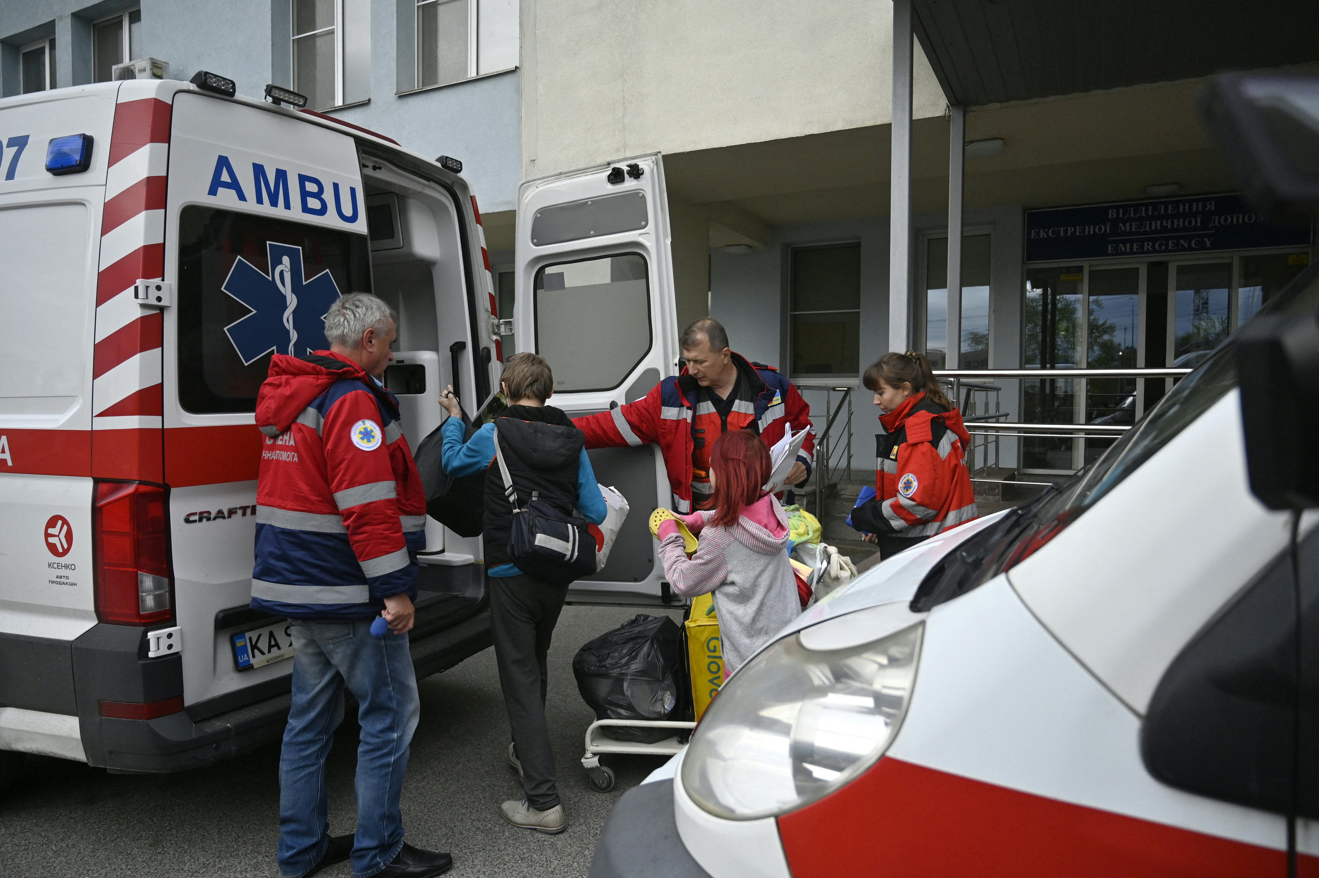 hospitals evacuated in kyiv after threat from belarus