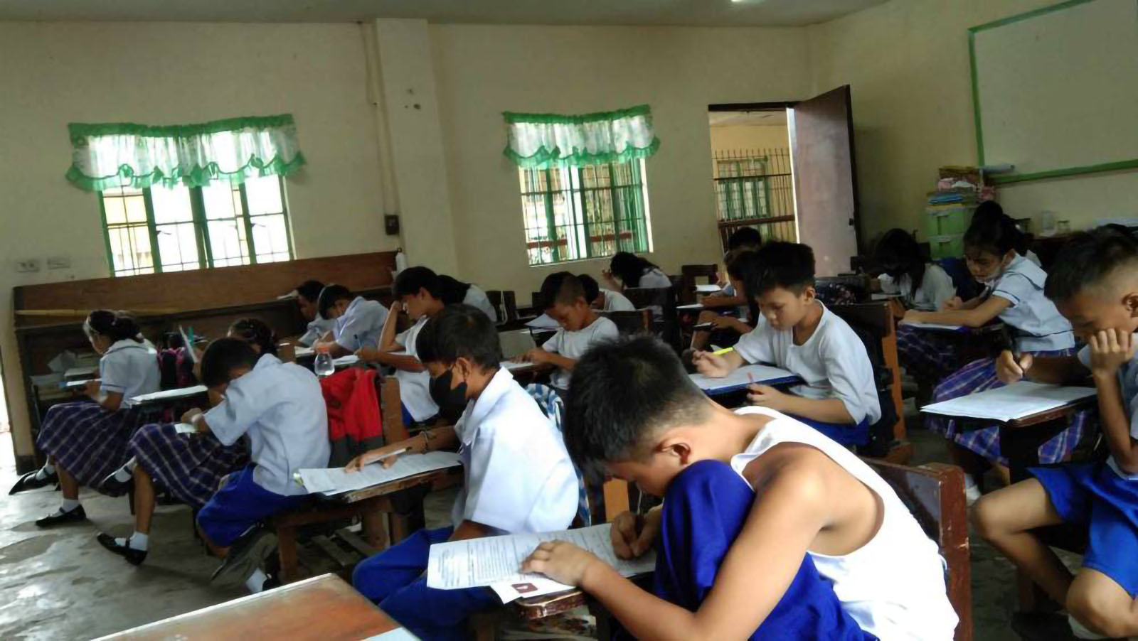 central luzon teachers want remote work during extreme heat