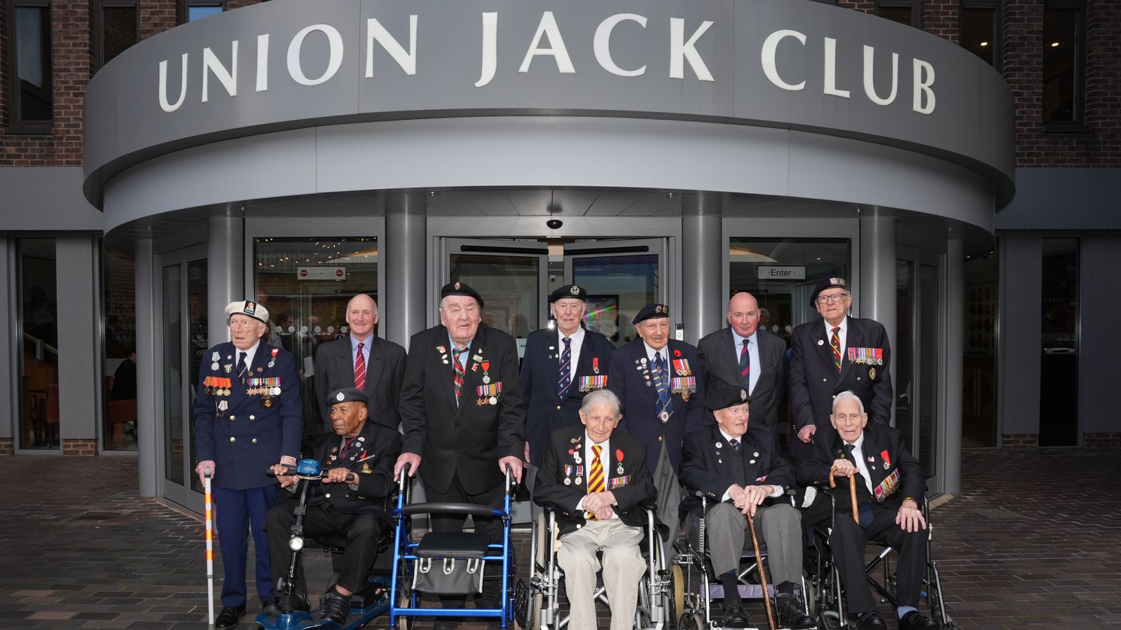 wwii veterans discuss d-day in what could be last time to share 'living history' with schoolchildren