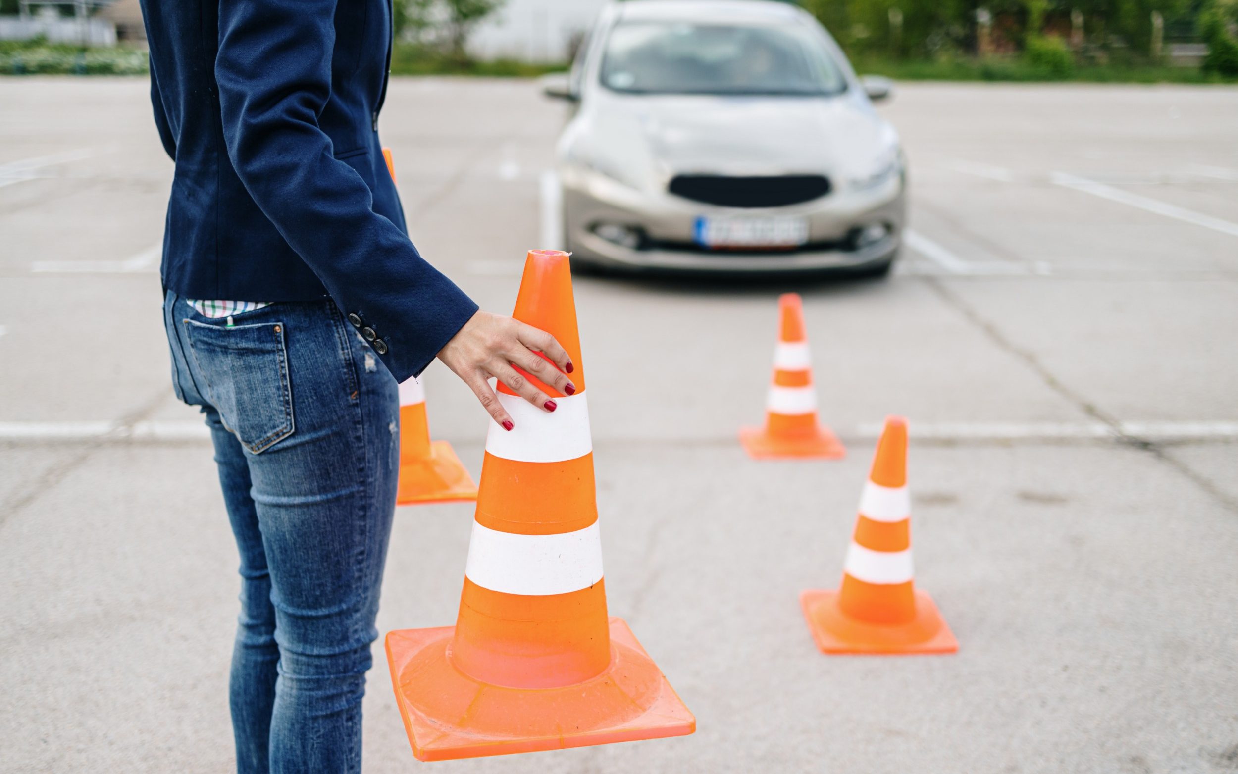 over half of drivers would fail theory test resit, says survey
